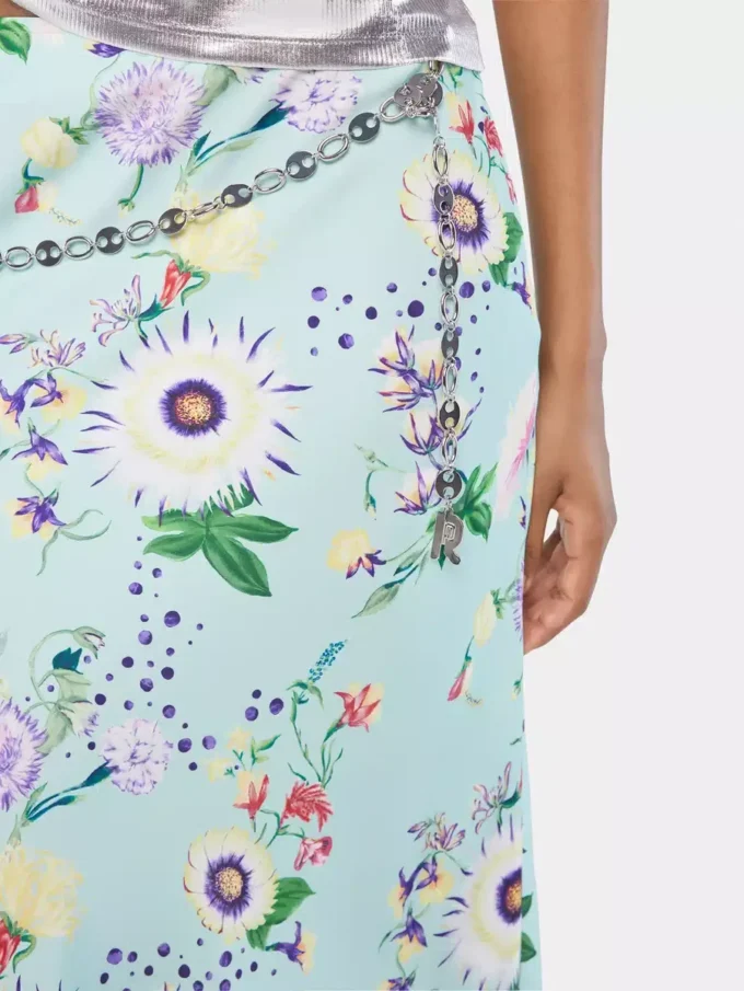 Rok met bloemenpatroon en kettingdetails
